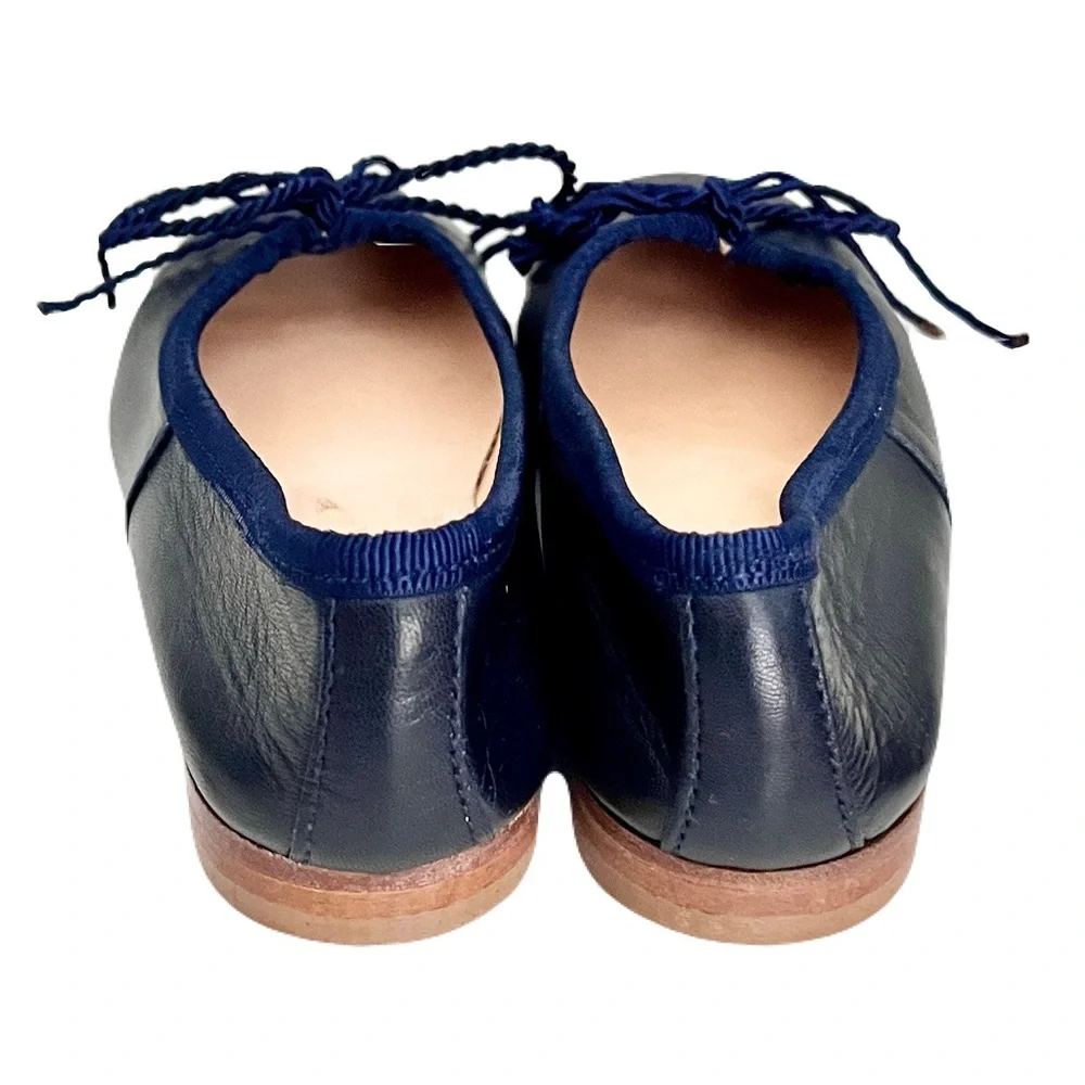 Oscar de la Renta darling gently